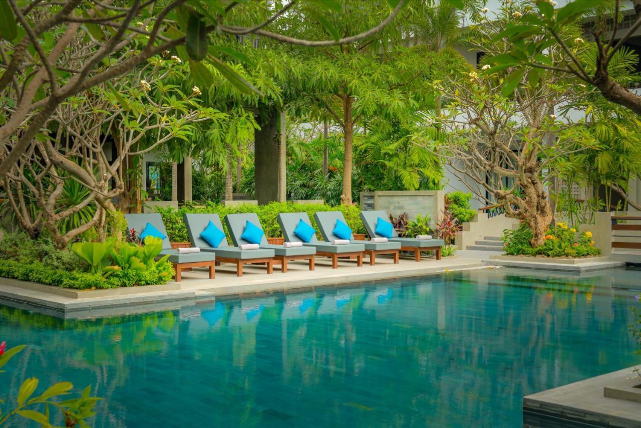 Eightfold Urban Resort Ciudad de Siem Riep Exterior foto The swimming pool at The Sukhothai