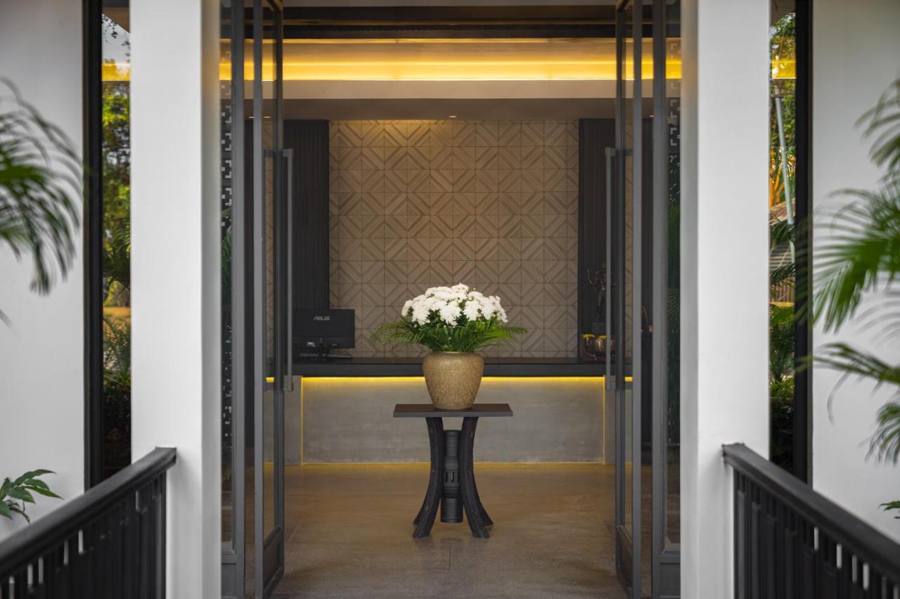 Eightfold Urban Resort Ciudad de Siem Riep Exterior foto The reception area at the hotel