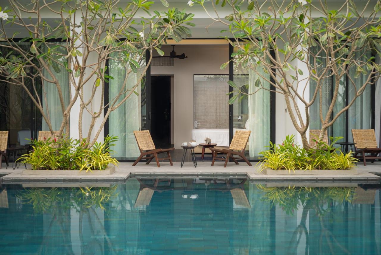 Eightfold Urban Resort Ciudad de Siem Riep Exterior foto The pool at the hotel