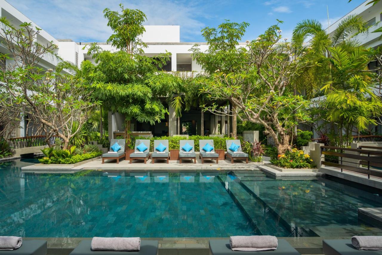 Eightfold Urban Resort Ciudad de Siem Riep Exterior foto The hotel's pool