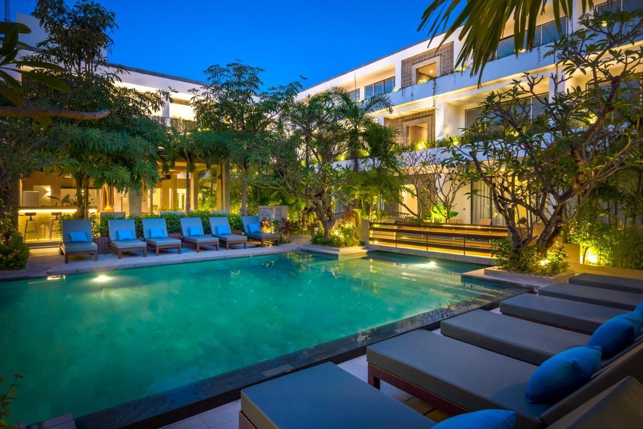 Eightfold Urban Resort Ciudad de Siem Riep Exterior foto The hotel's pool