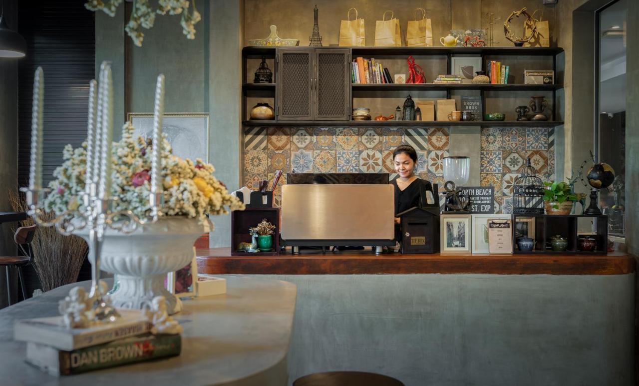 Eightfold Urban Resort Ciudad de Siem Riep Exterior foto A coffee shop in Bangkok, Thailand