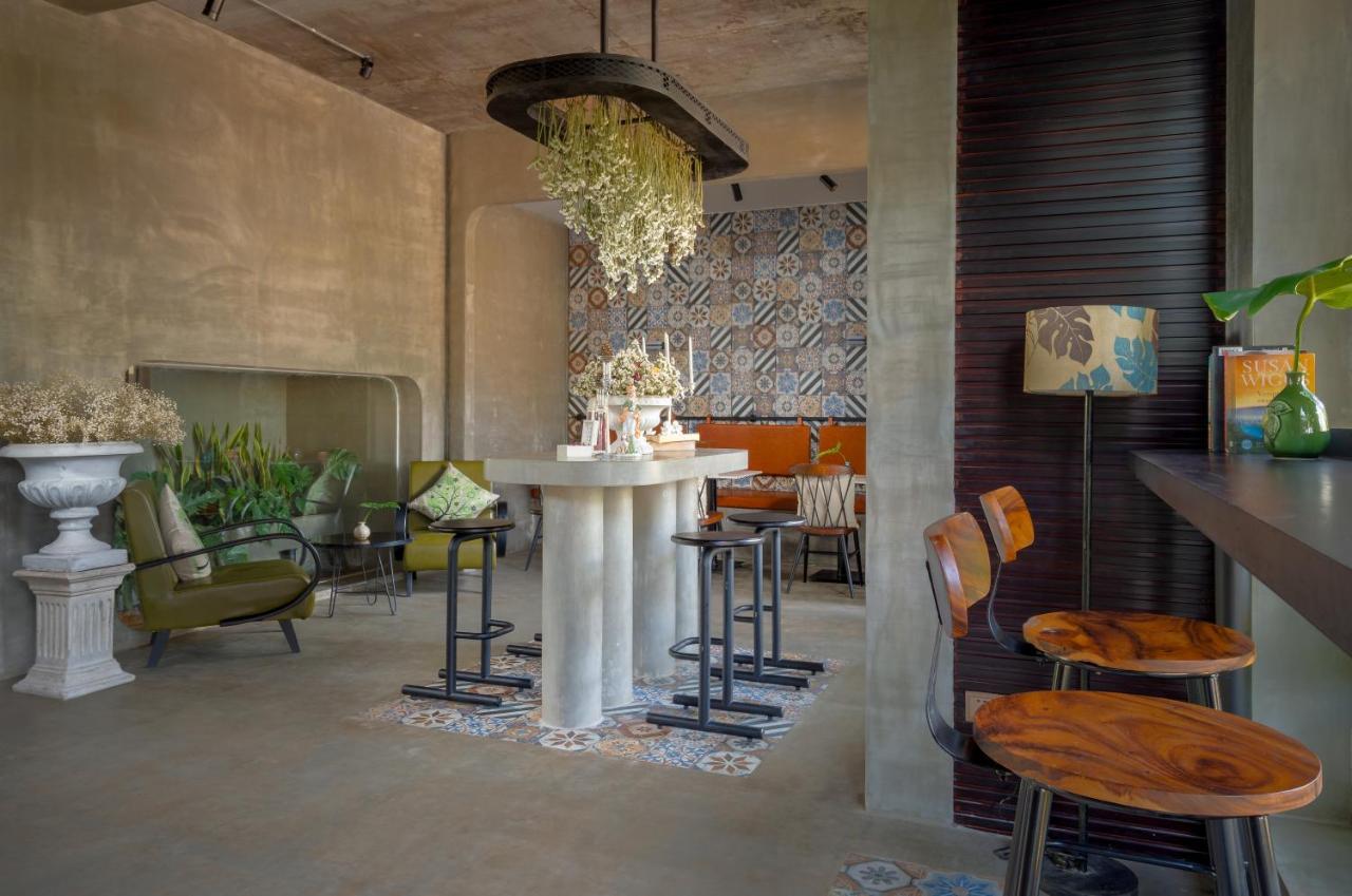 Eightfold Urban Resort Ciudad de Siem Riep Exterior foto The interior of the restaurant